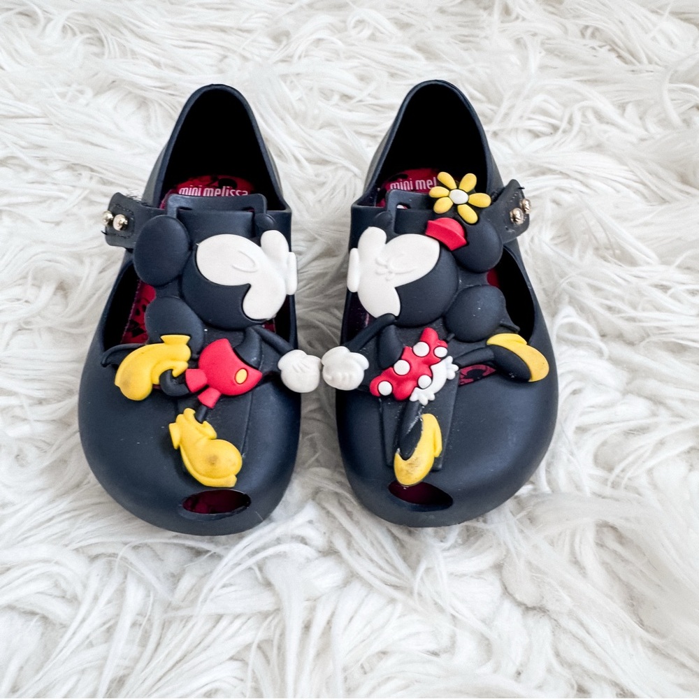 Mini Melissa | Kissing Mickey & Minnie Toddler Shoes - Picture 3 of 10